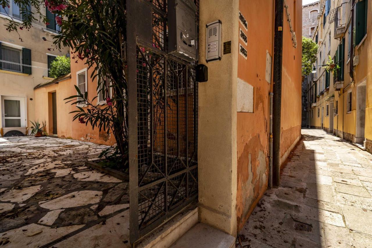 Ca' San Carlo Residence By Wonderful Italy เวนิส ภายนอก รูปภาพ