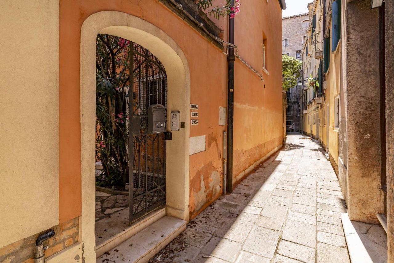 Ca' San Carlo Residence By Wonderful Italy เวนิส ภายนอก รูปภาพ
