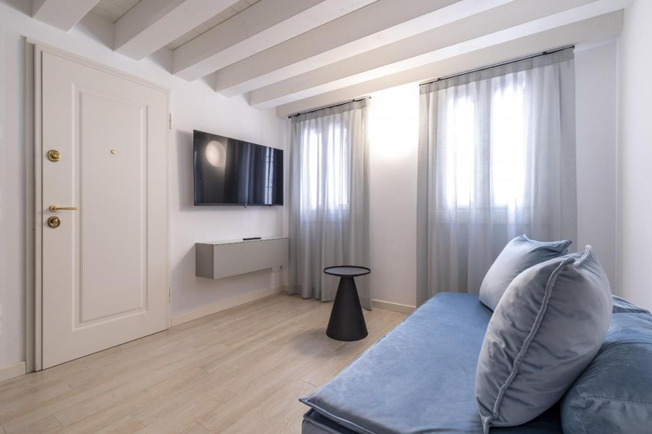Ca' San Carlo Residence By Wonderful Italy เวนิส ภายนอก รูปภาพ