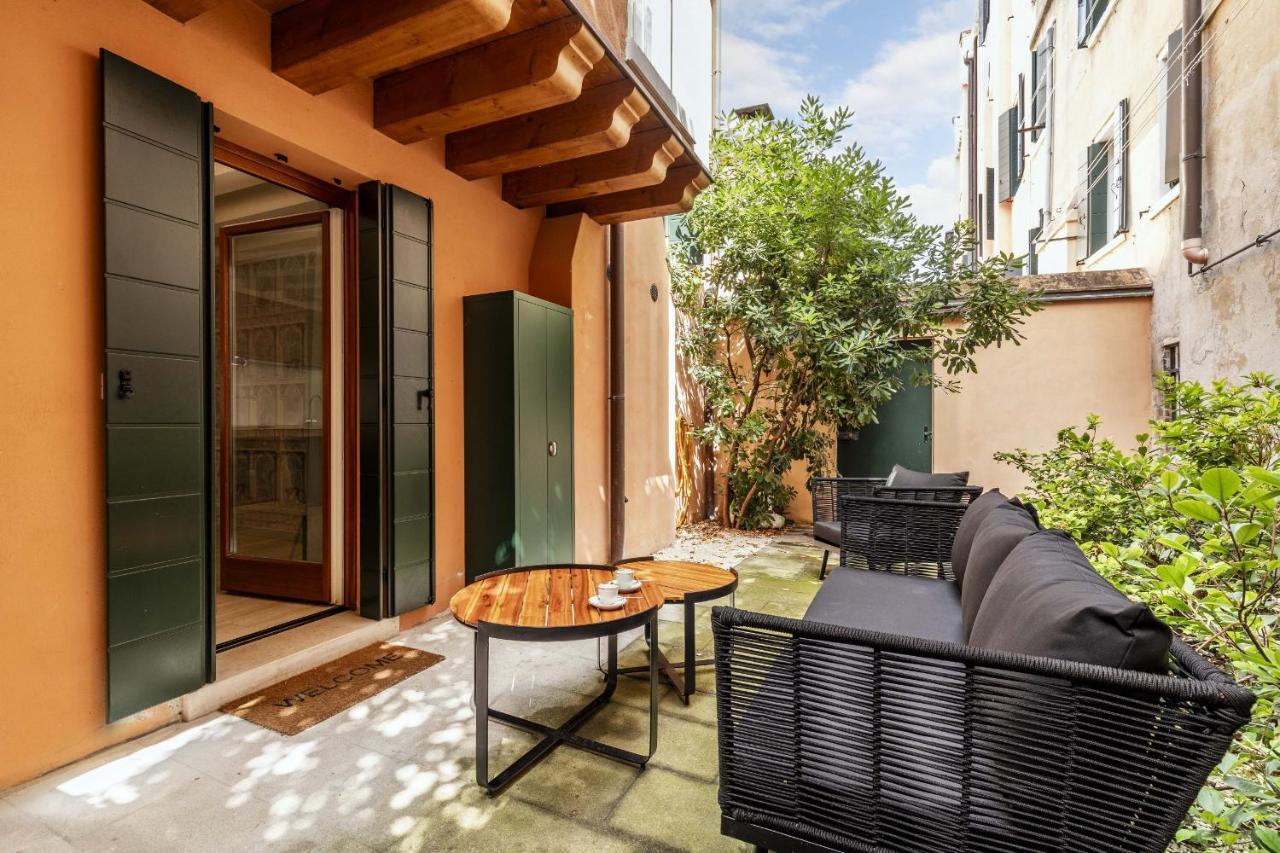 Ca' San Carlo Residence By Wonderful Italy เวนิส ภายนอก รูปภาพ